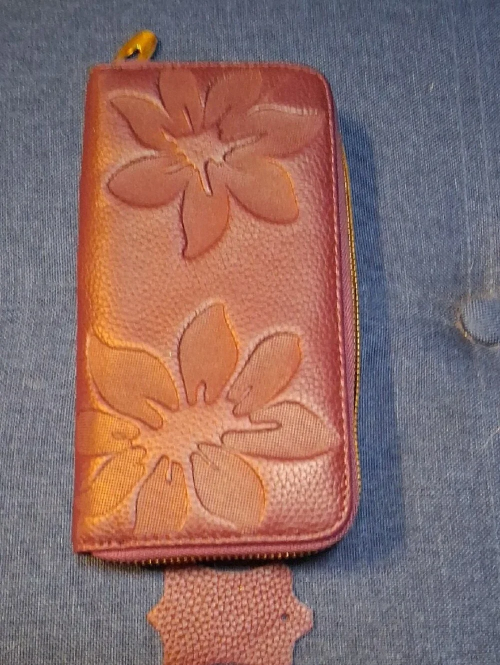 Women's Floral Embossed Zip Leather Wallet - Burgundy